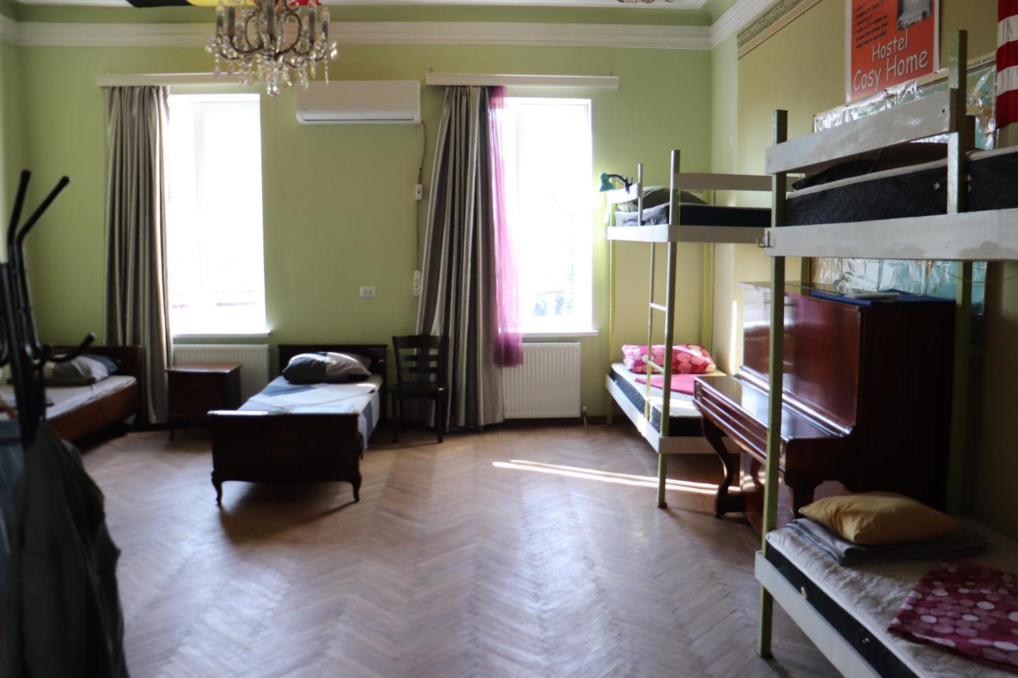 Picnic Hostel Kutaisi Esterno foto