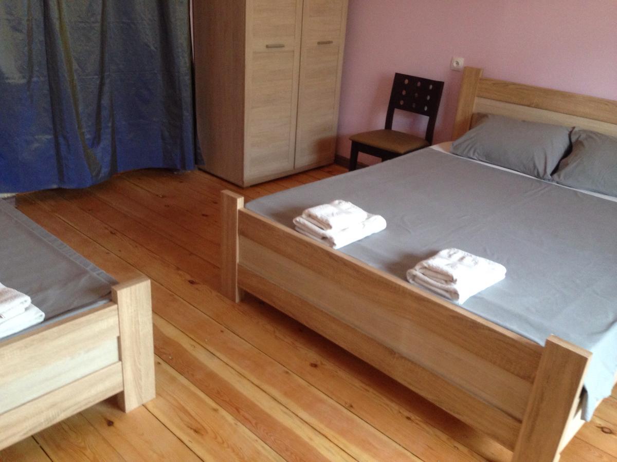 Picnic Hostel Kutaisi Esterno foto